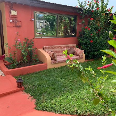 Golden Lilies Hotel Kokrobite Luaran gambar