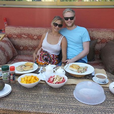 Golden Lilies Hotel Kokrobite Luaran gambar