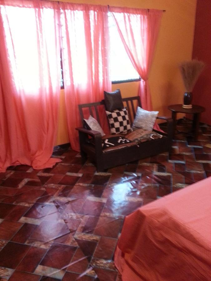 Golden Lilies Hotel Kokrobite Luaran gambar