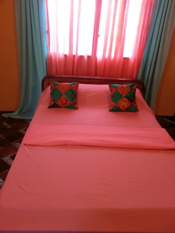 Golden Lilies Hotel Kokrobite Luaran gambar