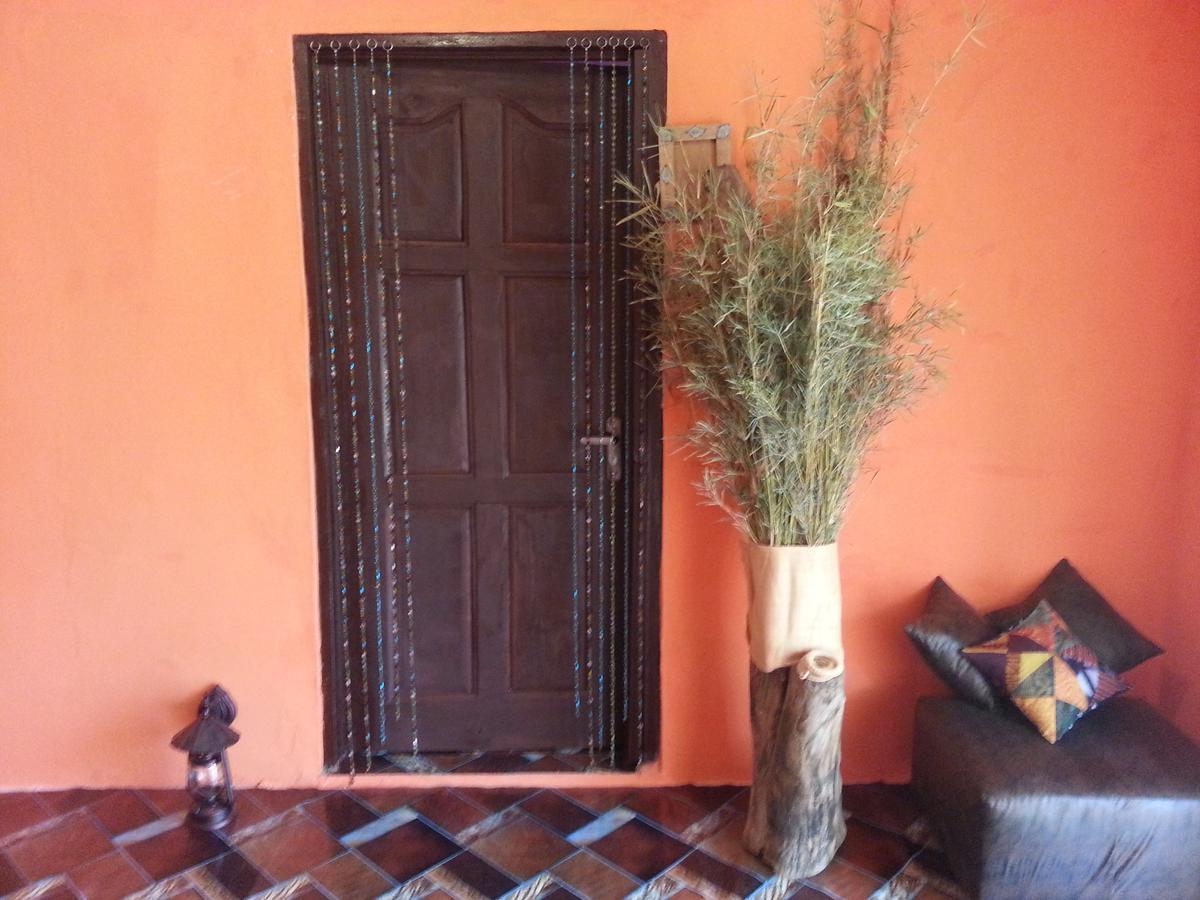 Golden Lilies Hotel Kokrobite Luaran gambar