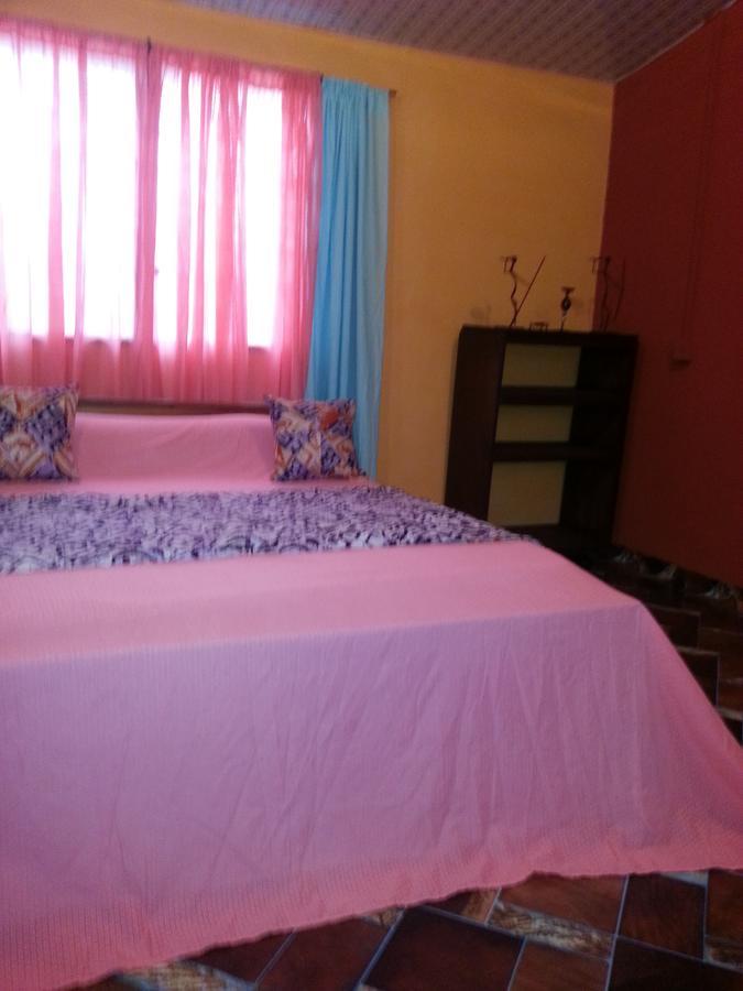 Golden Lilies Hotel Kokrobite Luaran gambar