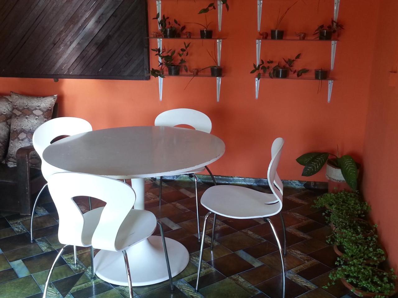 Golden Lilies Hotel Kokrobite Luaran gambar