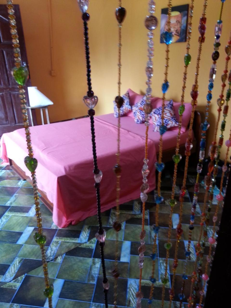 Golden Lilies Hotel Kokrobite Luaran gambar