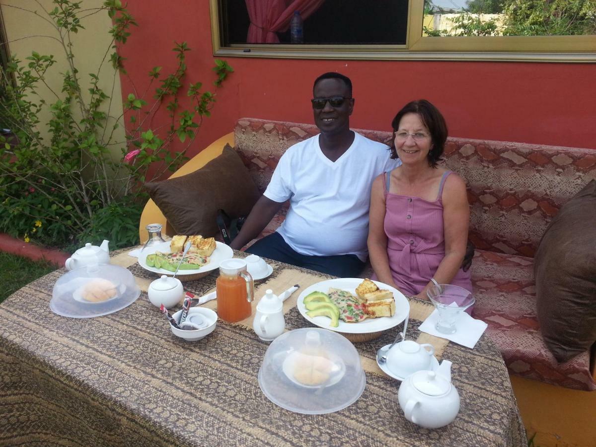 Golden Lilies Hotel Kokrobite Luaran gambar